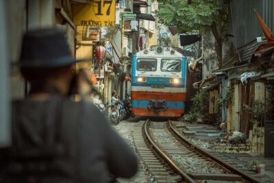 Hanoi On the Tracks Photo Tour - Where the photography happens: between Hanoi and Long Bien