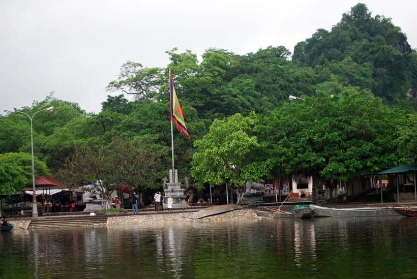 Hanoi: Perfume Pagoda Day Tour with Boat Ride & Cave Visit - What Else You’ll See at Perfume Pagoda (Beyond the Cave)