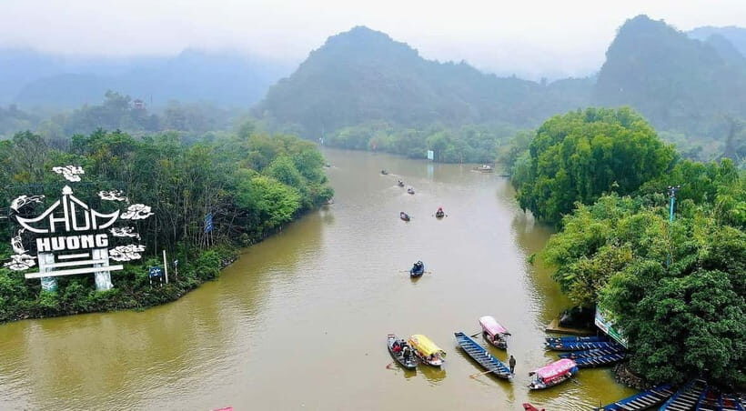 Hanoi: Perfume Pagoda Day Tour with Boat Ride & Cave Visit - Traditional Lunch Near the Pagoda: A Real Break, Not a Token Meal