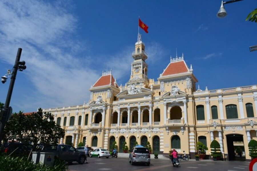 Hanoi: Private custom tour with a local guide - Why Hanoi feels easier with a private local guide
