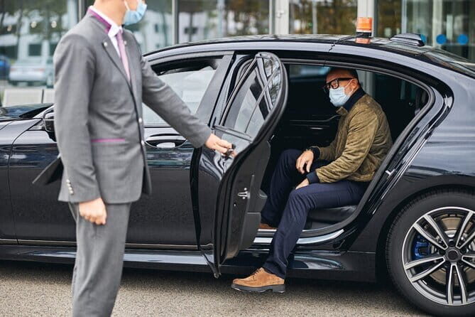 Hanoi Private Taxi Transfer Service - Reliable Communication: Why It Matters for a Transfer
