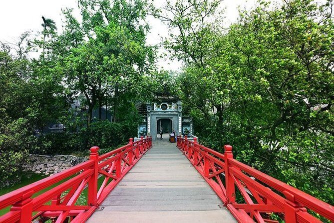 Hanoi Private Tour: Hidden Corners, Train Street, Incense Village - Hanoi Train Street: what you’ll actually do on the rails