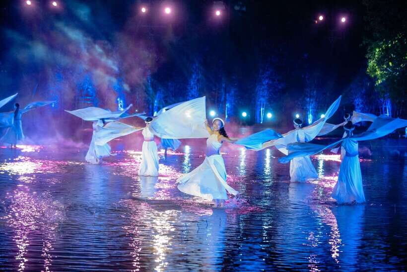 Hanoi: Quintessence of Tonkin Show - A Cultural Spectacle - Pre-show food and atmosphere: snack your way, but don’t overspend