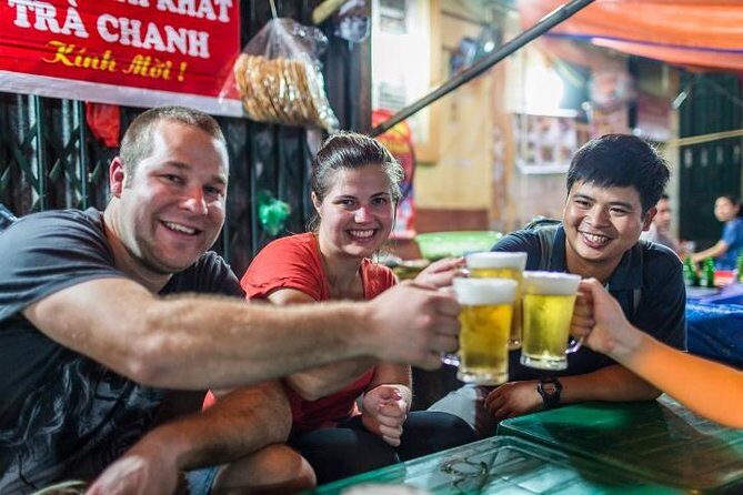 Hanoi Street Eats Evening Small Group Tour - Stop 3 at Bia Hoi: draft beer on stools, then banh mi
