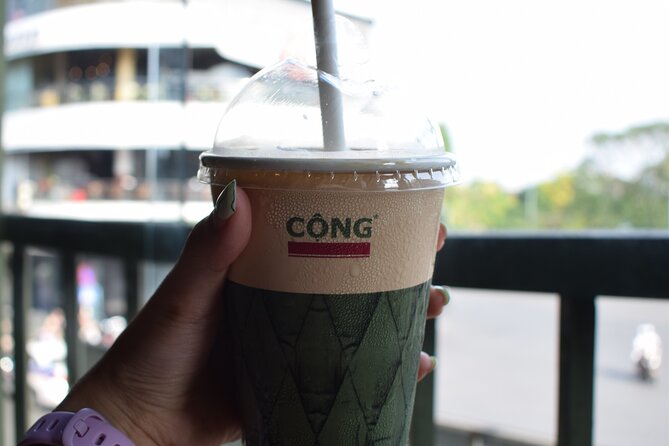 Hanoi Street Food Tour and Hang Out - Phố Hàng Cá Banh Mi Stop: Where Waiting Might Be Part of the Deal