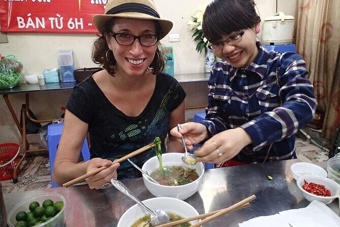 Hanoi Street Food Tour and MORE - Entering Hanoi’s Old Quarter at 18:00: walking without the chaos
