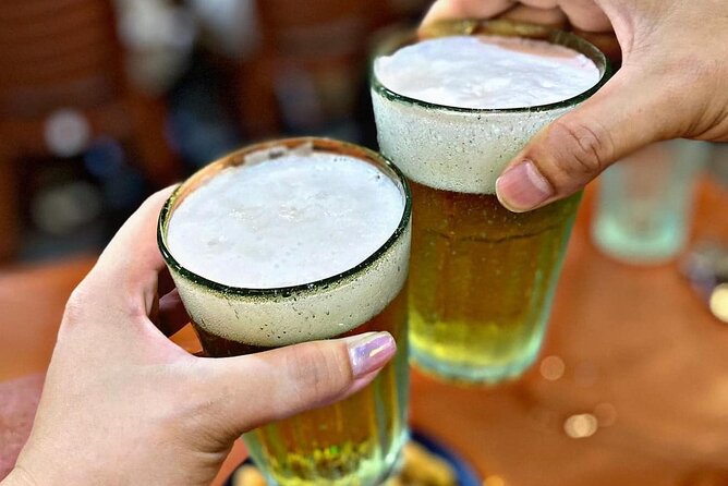 Hanoi Street Food Tour Taste 6 Local Dishes and Drinks - What it feels like in practice: flow, crowds, and timing