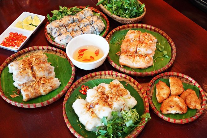 Hanoi Street Food Walking Tour By Night - How the Hanoi night street food walk actually works
