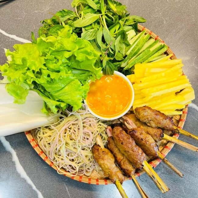 Hanoi Stroll & "Rolling" Street Food Walking Tour - The cuốn idea: fresh, light, and made to share