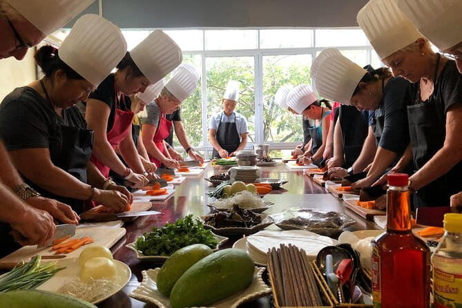 Hanoi Tea Workshop: Specialty Fresh Lotus Tea from West Lake - Brewing practice: the skill that helps the tea make sense at home