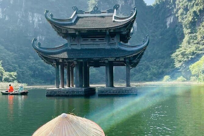 Hanoi to Ninh Binh Day Trip: Mua Cave, Trang An Boat Ride - Lunch - Hoa Lu Temples: Dinh and Le, tucked into limestone country