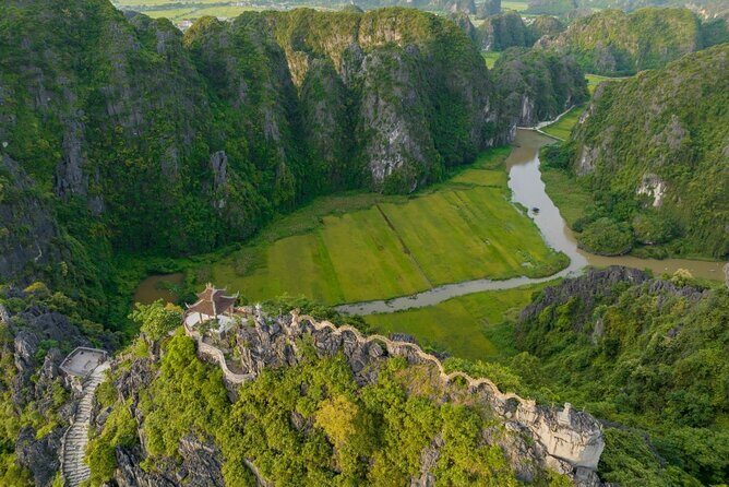 Hanoi to Ninh Binh: Hoa Lu, Trang An Boat & Mua Cave Day Tour - Hoa Lu Ancient Capital: King Temples and 10th-Century Vietnam