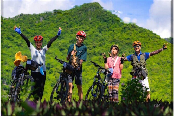 Hanoi Tour in a Bike with Cooking Class Included - Getting your bike, getting briefed, then starting easy