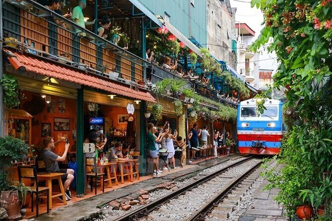 Hanoi Train Street Food Walking Tour - Why Hanoi’s Train Street deserves a spot on your food route