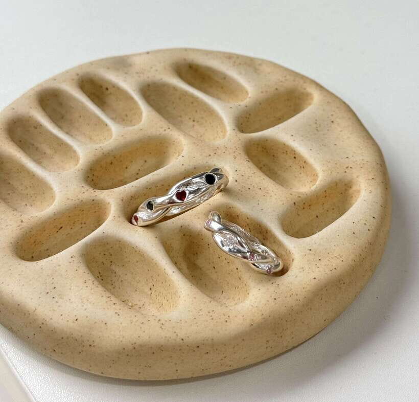 Hanoi: Vietnam Gemstone Silver Clay Ring Workshop - Polishing for that mirror-like finish