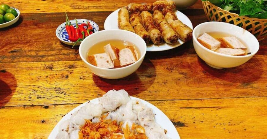 Hanoi: Walking Street Food Tour & Train Street w/Local Guide - Old Quarter on foot: what a 3-hour loop really feels like