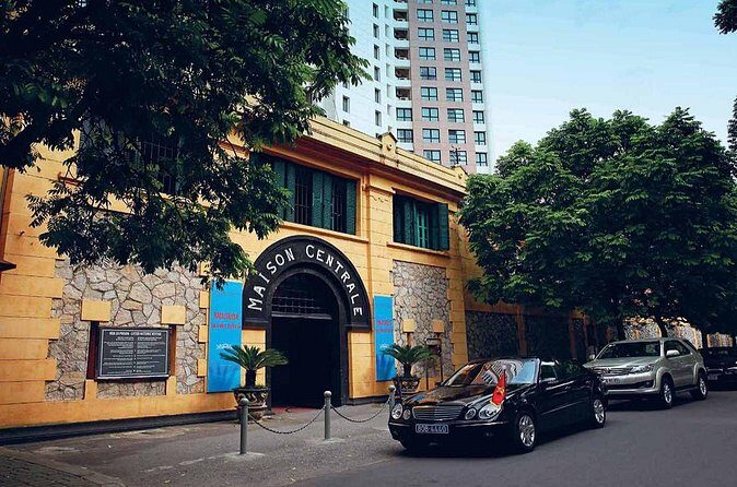 Hanoi War Sites Walking Tour - Pace, group size, and how you’ll experience the day