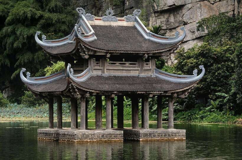 Hanoi:Ninh Binh-Trang An-Mua Cave-Hoa Lu&Cycling BEST SELLER - The morning drive: Hanoi to Ninh Binh (and how to not get stiff)