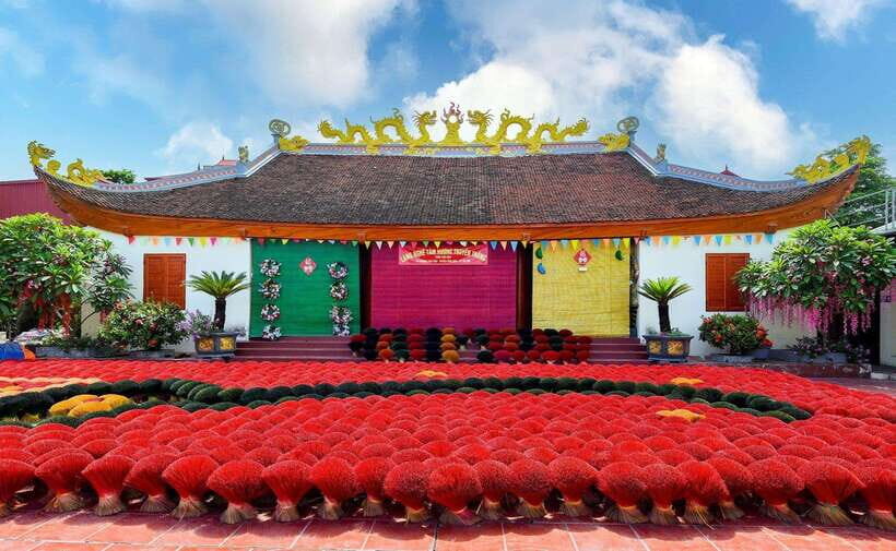 Hanoi's artisan trail:Incense Village,Hat,Lacquer & Train St - Full day vs. afternoon tour: which version fits you