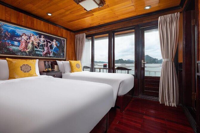 Hera Classic Cruise 2 Days 1 Night Halong Bay With BALCONY CABINS - Food and service: included meals that don’t feel like an afterthought