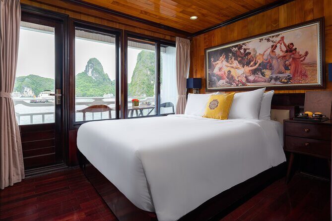 Hera Classic Cruise 2 Days 1 Night Halong Bay With BALCONY CABINS - Group size and timing: how to enjoy the schedule without getting worn out