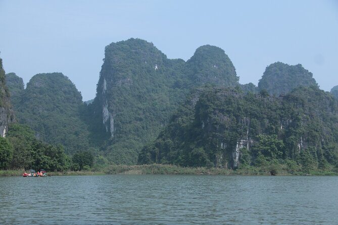 Hidden Ninh Binh Luxury Full Day Group Tour (Tam Coc - Hoa Lu) - Tam Coc by Boat: The Slow Pace That Makes the Day Feel Big