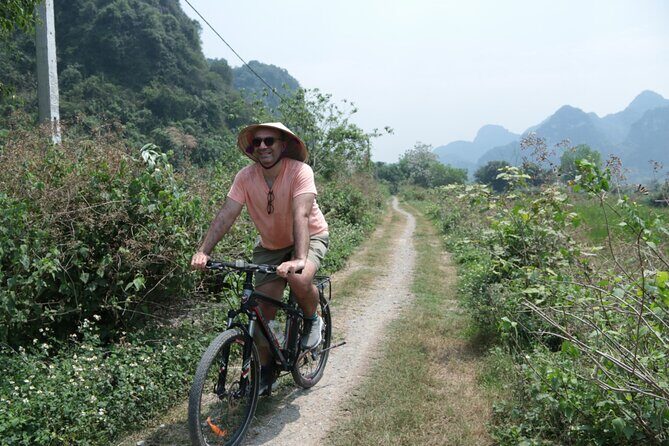 Hidden Ninh Binh Luxury Full Day Group Tour (Tam Coc - Hoa Lu) - Food and Tea Break: Included Lunch Beats the Usual Day-Trip Grab-and-Go