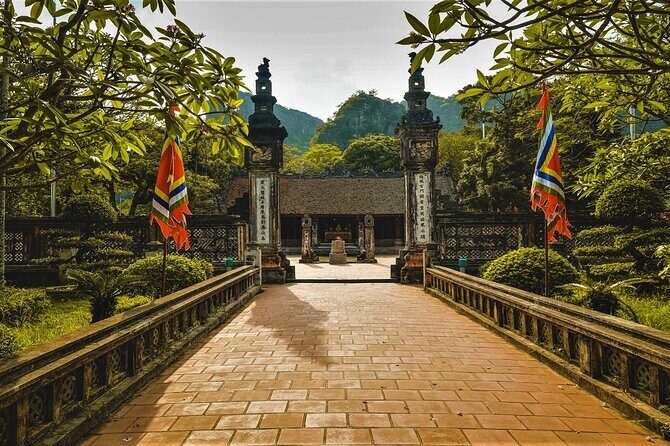 Hidden Ninh Binh Luxury Full Day Group Tour (Tam Coc - Hoa Lu) - Getting Picked Up in Hanoi: Start at Hanoi Opera House