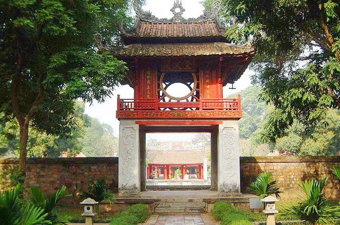 Highlight of Hanoi 5 Days Package - Day 4: Hoa Lu temples, Trang An grotto boat ride, and Mua Cave viewpoints