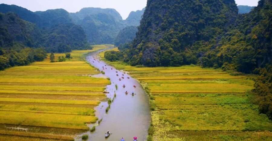 Hoa Lu and Tam Coc 1-Day Tour - Lunch in Tam Coc: How the Buffet Keeps the Day Moving