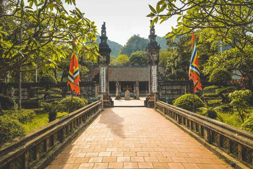 Hoa Lư and Tam Cốc with Bike Ride and Family Visit - Key highlights to look for