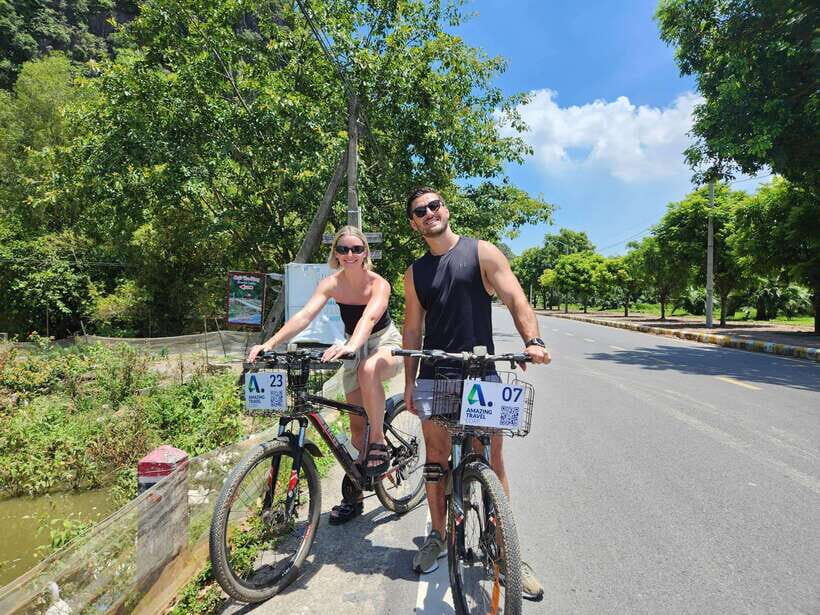 Hoa Lư and Tam Cốc with Bike Ride and Family Visit - Who should book this bike + boat day and who shouldn’t