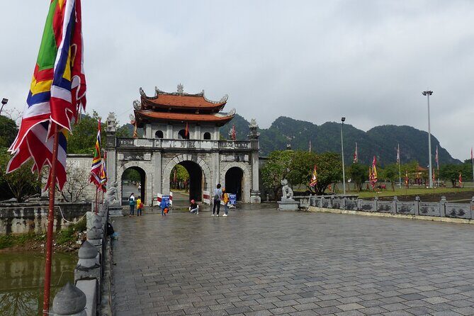 Hoa Lu: History, Culture, and Food Half-Day Tour - Lunch or dinner at a local home: the heart of the day