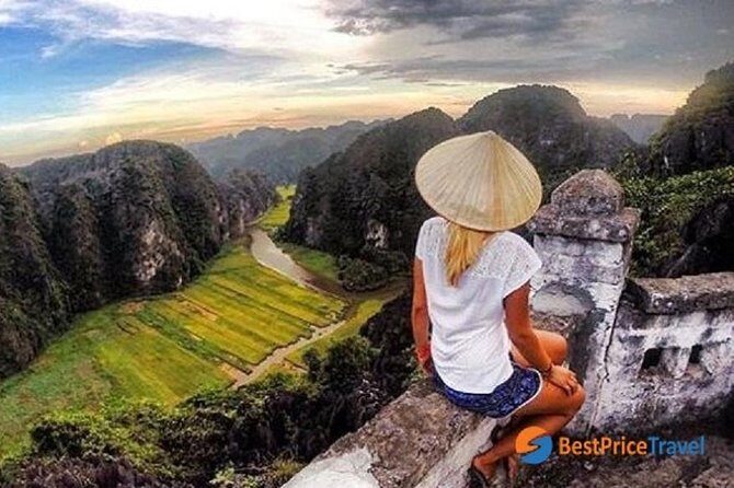 Hoa Lu - Tam Coc Full day Deluxe Small Group - Pickup and the drive: where the day actually starts