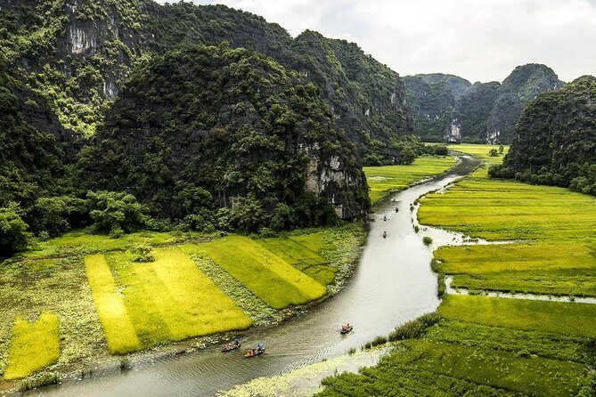 Hoa Lu Tam Coc Full-Day DELUXE Tour Including BUFFET LUNCH & River Boat Ride - Tam Coc boat ride on the Ngo Dong River: the part you’ll remember