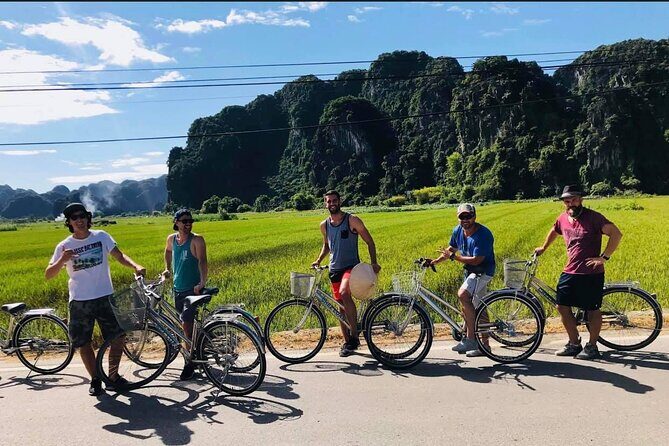 Hoa Lu - Tam Coc - Mua Cave 1 Day with Cycling, Hiking, Lunch - Who should book this trip?