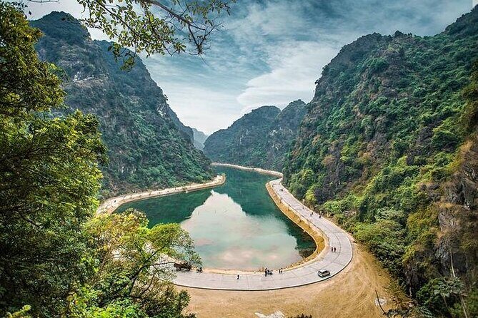 Hoa Lu – Trang An – Mua Cave Fullday Tour - Mua Cave: 500 steps for the Tam Coc viewpoint payoff