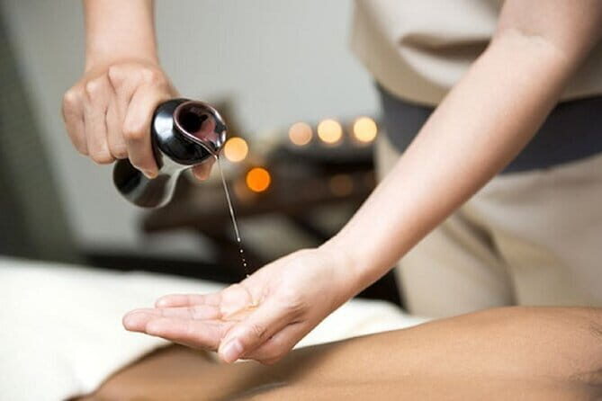 Hoang's Spa Relaxing Hot Stone Massage - What Happens During the Hot Stone Session