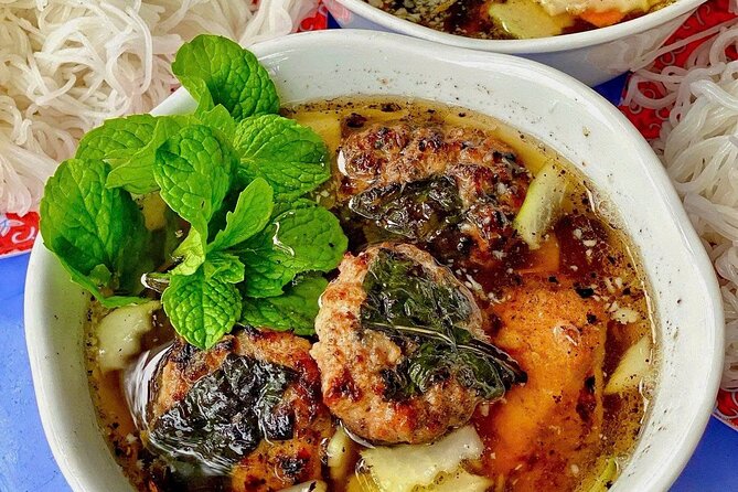 (HOT) Hanoi Guided Street Food and Train Street Tour with Local - Price and timing: does $21.02 make sense?