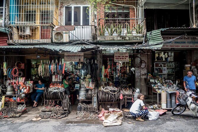 Into the Thieves Market Hanoi Photo Tour - Why Hanoi’s Thieves Market is a photographer’s puzzle box