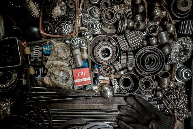 Into the Thieves Market Hanoi Photo Tour - Pickup, private-group flow, and what it means for your photos