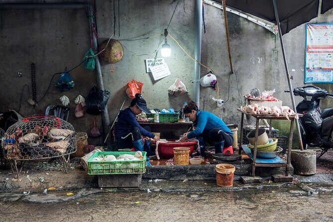 Into the Thieves Market Hanoi Photo Tour - Price and value: is $144 for four hours fair?