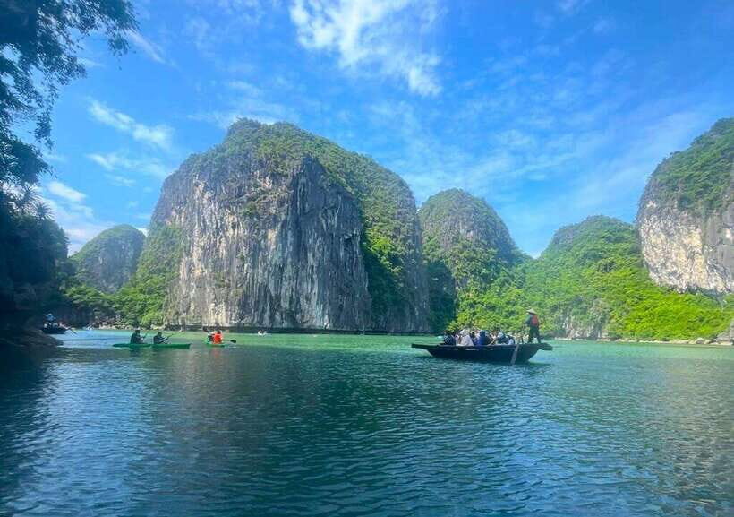 Jade Sails: The most luxurious day cruise explore Lan Ha Bay - Lunch on Board: What the Buffet Really Means