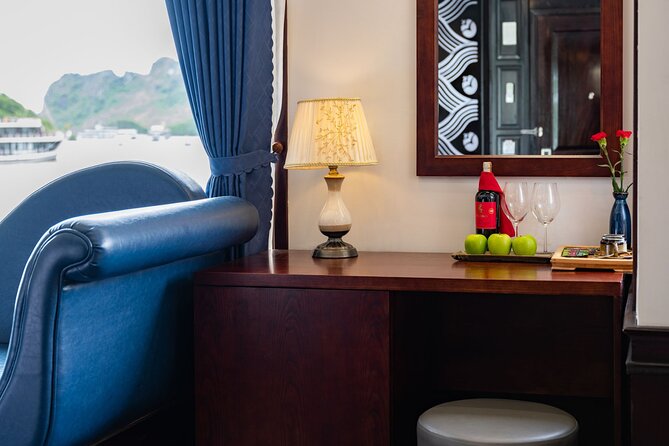 Lan Ha and Halong Bay 5 Star Cruise with Balcony - Food and Service: What You Can Expect From a 5-Star Setup