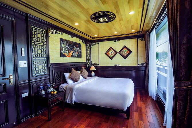 Lan Ha bay deluxe cruise 2D/1N: kayaking & swimming at pristine places & meals - Price and logistics: what $140 really covers