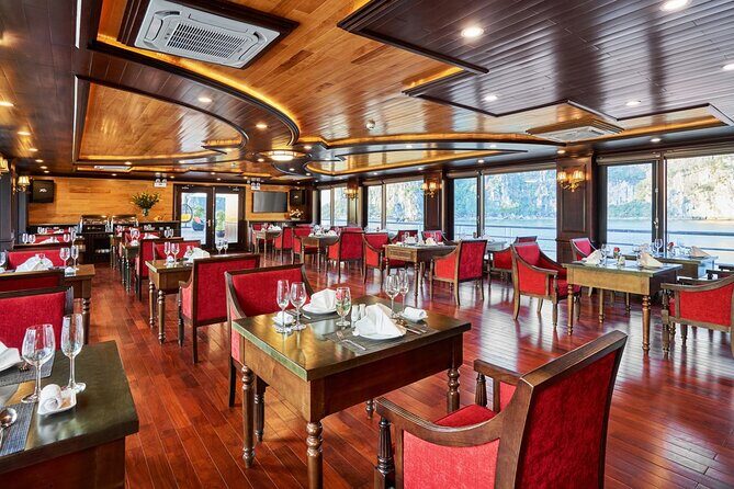 Lan Ha bay luxury cruise 2D/1N: Kayaking, jumping & Swimming at pristine places - Fishing farm, cooking, sunset party, and BBQ dinner on the top deck