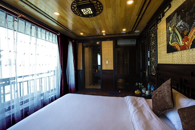 Lan Ha boutique & budget cruise 2D/1N: kayaking, swimming at pristine bay & meal - Meals on board: seafood lunch, cooking demo, and BBQ dinner