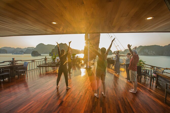 Lan Ha boutique & budget cruise 2D/1N: kayaking, swimming at pristine bay & meal - Pickup and arrival timing: two ways to start without stress