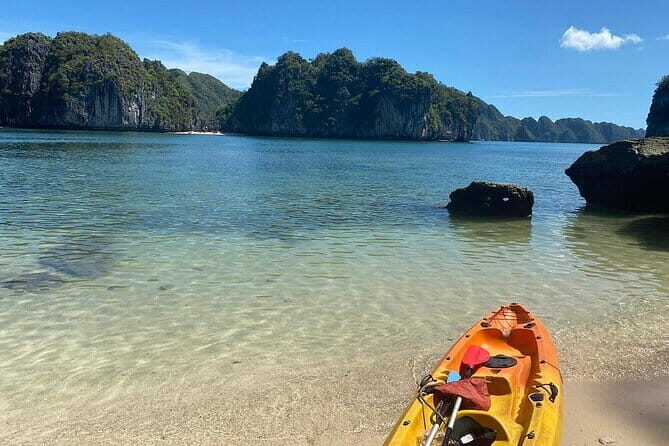Lan Ha to Ha Long Bay Cruise and Kayaking from Cat Ba Island - Cat Ba to the Piers: a Smooth 8:00am Launch