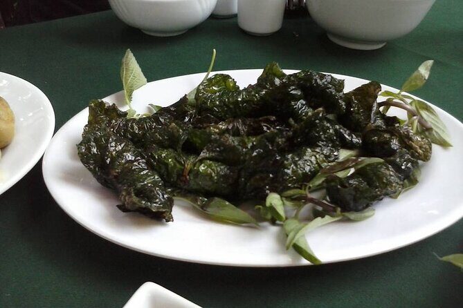 Le Mat Snake Village Tour With Snake Tasting - Stop 2 at Lệ Mật: the tasting and lunch that make the tour